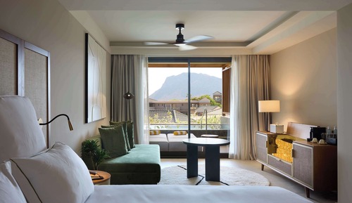 Junior Suite, 1 King Bed (Swim up Pool)