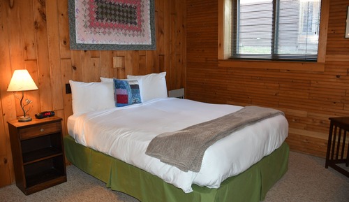 Traditional Suite, 2 Bedrooms, Kitchenette, Lake View (Lodge Suite Not Pet Friendly)