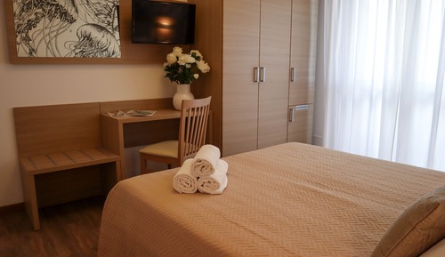 Comfort Double or Twin Room, Non Smoking, Courtyard View (No elevator)