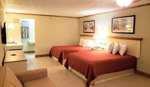 Economy Room, 2 Queen Beds
