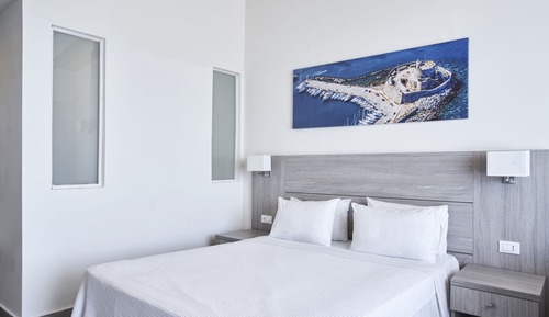 Deluxe Room Partial Sea View