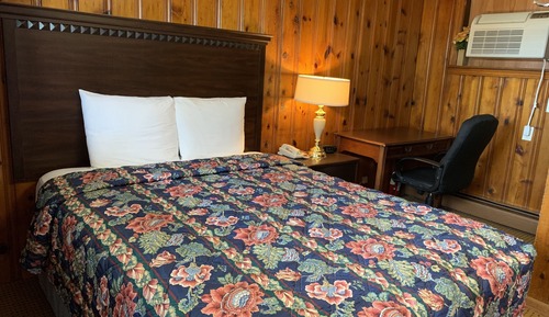 Standard Queen Room