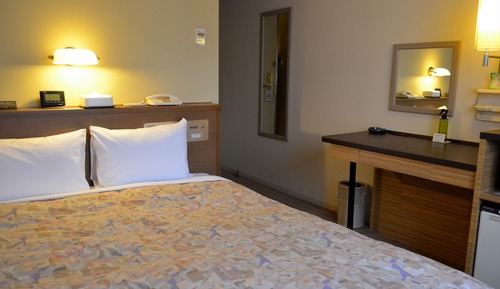 [2 people use] One Semidouble Bed, Smoking