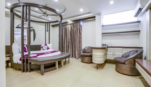 Grandeur Maharaja with Couple Jacuzzi Bathtub