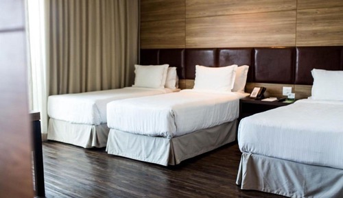 Triple Room, 3 Twin Beds (Master)
