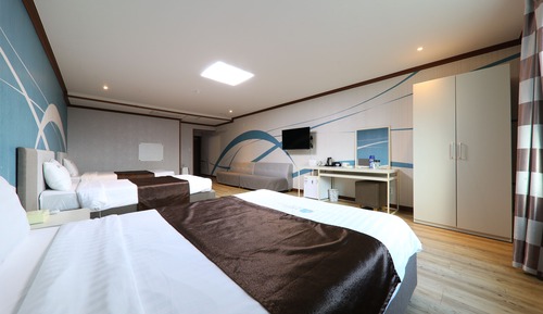 Basic Triple Room