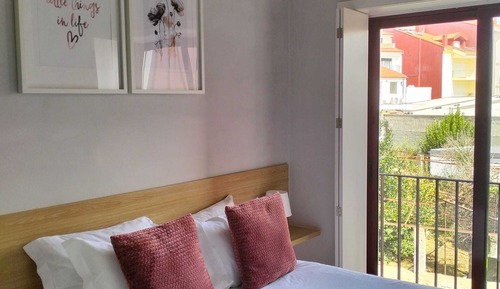 Comfort Suite, Courtyard View