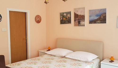 Studio (Studio with Garden)