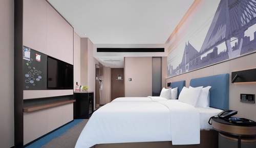 Superior Twin Room, City View