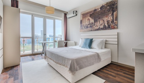Deluxe Condo, City View