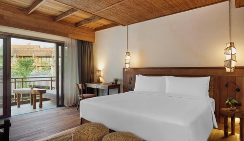 Premium Room, 1 King Bed, Garden View