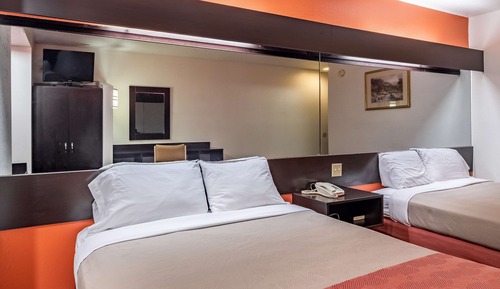 Standard Room, 2 Queen Beds, Non Smoking