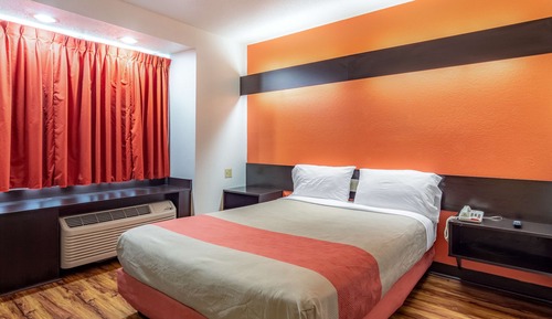 Standard Room, 1 Queen Bed, Accessible, Non Smoking
