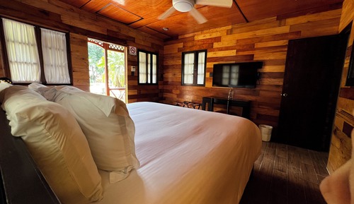 Comfort Cabin, 1 King Bed, Balcony, Garden View