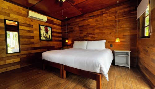 Comfort Cabin, 1 King Bed, Balcony, Garden View