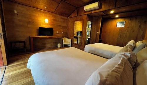 Comfort Cabin, 2 Double Beds, Balcony, Garden View