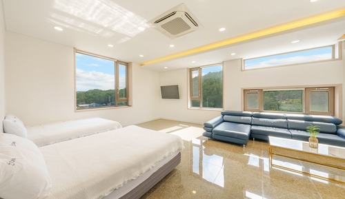 Basic Room, 1 Bedroom (Room 402)