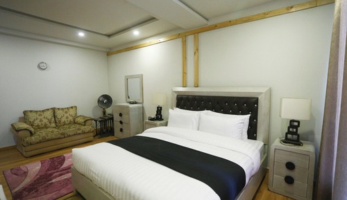 Deluxe Suite, Balcony, Hill View