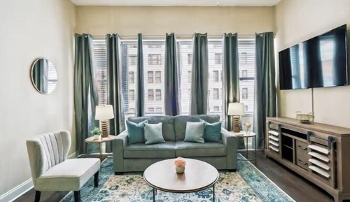 Executive Condo, 2 Bedrooms, Non Smoking, Pool Access