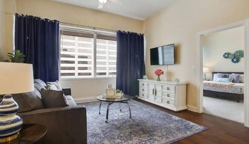 Elite Condo, 1 King Bed with Sofa bed, Refrigerator & Microwave, City View