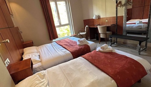 Standard Triple Room, City View