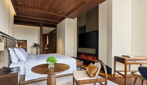 Premium Room, 1 King Bed (Ski Concierge)