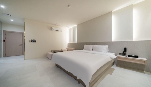 Junior Suite Room