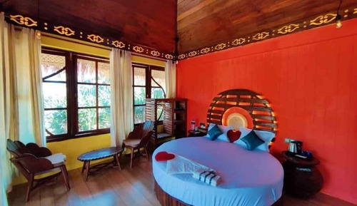 Honeymoon Villa, Sea View