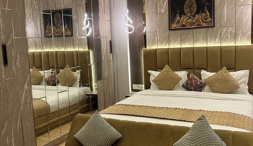 Deluxe Studio Suite, Balcony, Pool View