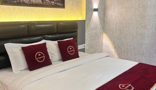 Standard Studio Suite, Balcony, City View