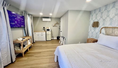 Standard Room, 1 Queen Bed, Non Smoking, Pets Allowed