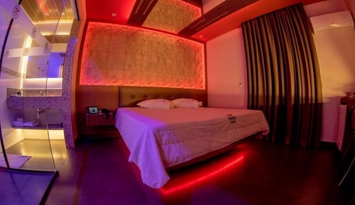Luxury Suite