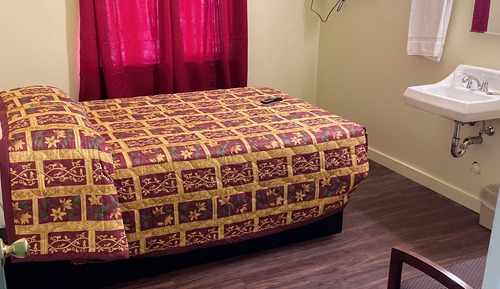 Economy Room with Shared Rest Room