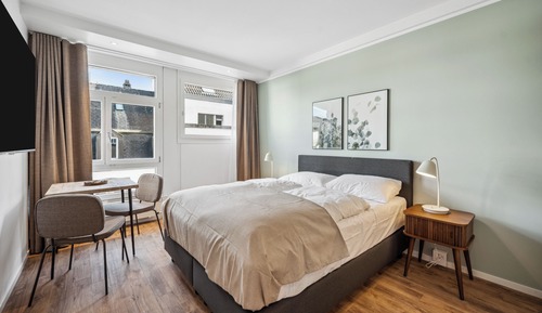 Queen Room