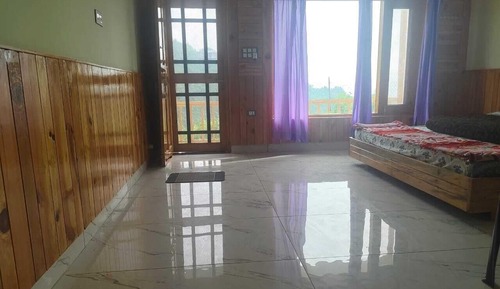 Deluxe Room, Hill View