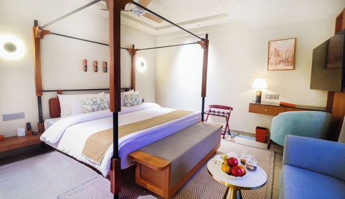Premium Room, 1 King Bed, Balcony, City View