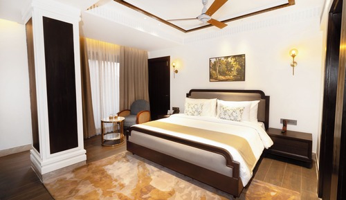 Superior Room, 1 King Bed, City View
