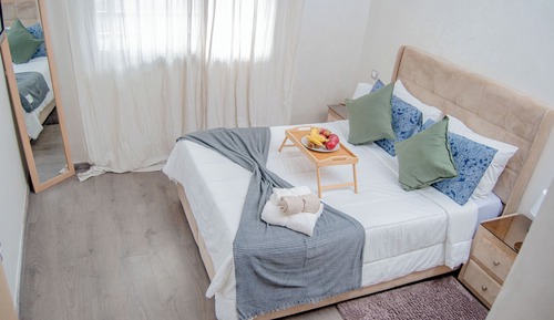 Classic Apartment, 2 Bedrooms, Kitchen, Courtyard View