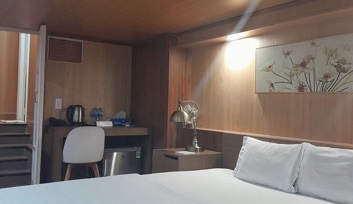 Mimosa Room