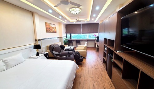 Queen Room