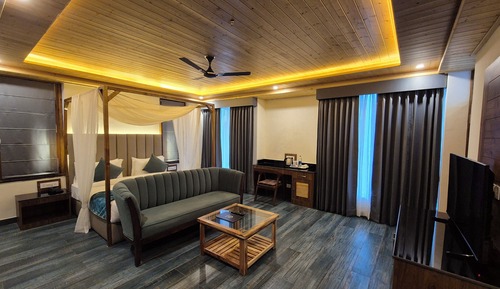Design Room, Balcony