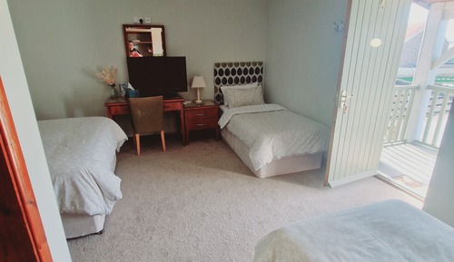 Basic Quadruple Room, Garden View