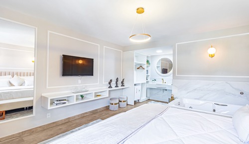 Luxury Double Room, 1 Queen Bed, Jetted Tub