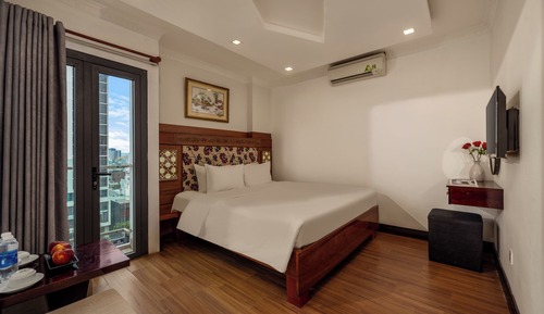 Deluxe Double Room, Bathtub