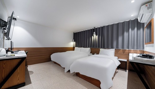 Premium Twin Room