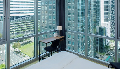 Deluxe Apartment, City View