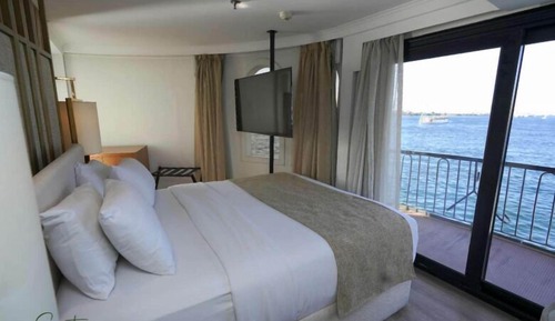 Royal Suite, River View