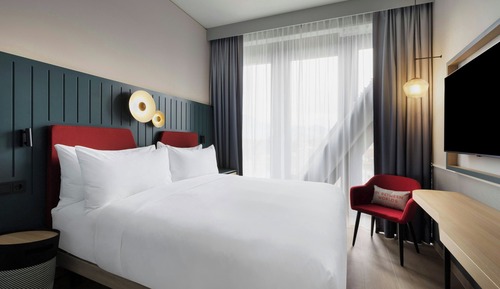 Superior Room, 1 King Bed, Non Smoking, Valley View