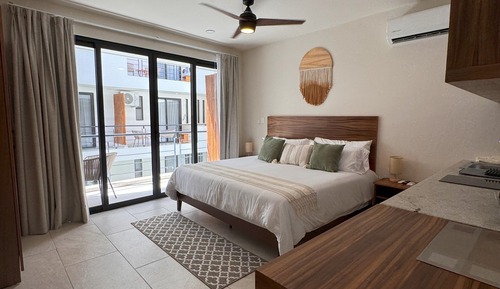 Deluxe Studio, Balcony