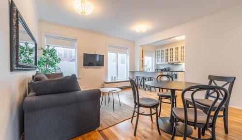 Deluxe Apartment